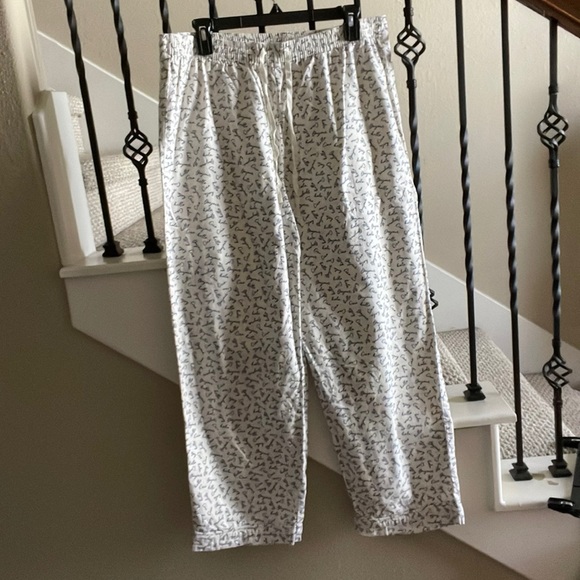 Banana Republic Sz L cursive “Hello” in various languages PJ Set - Picture 2 of 15